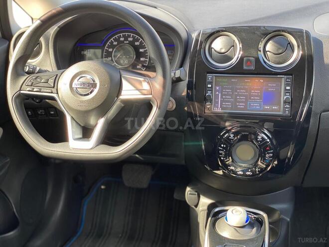 Nissan Note-7