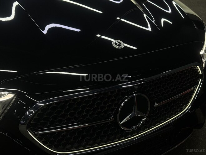 Mercedes E 300 e-21