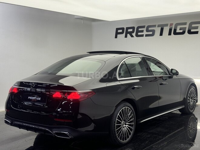 Mercedes E 300 e-4