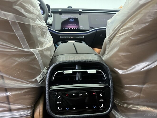 Mercedes E 300 e-9