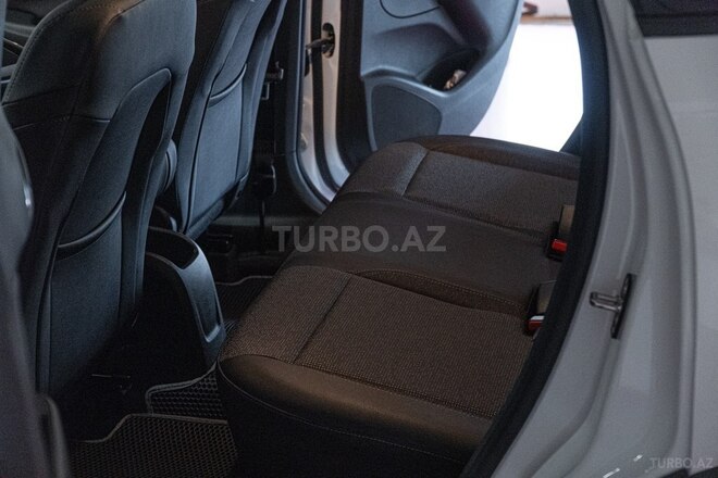 Opel Crossland X-17