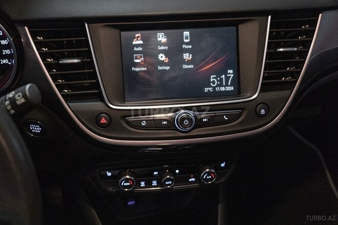 Opel Crossland X-13