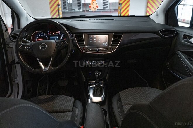 Opel Crossland X-9