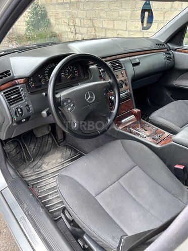 Mercedes E 200 2001, 389,000 km - 2.0 l - Tovuz