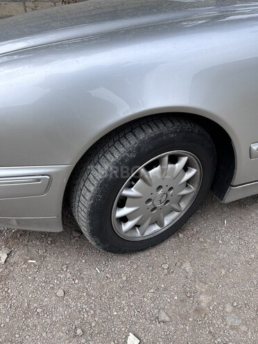 Mercedes E 200 2001, 389,000 km - 2.0 l - Tovuz