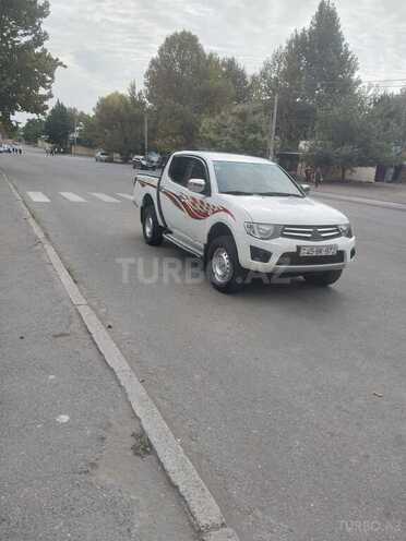 Mitsubishi L200 2011, 210,000 km - 2.5 l - Mingəçevir