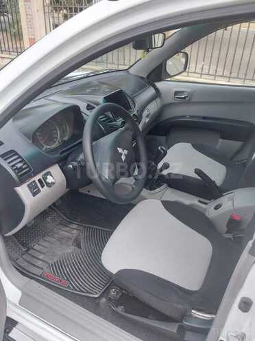 Mitsubishi L200 2011, 210,000 km - 2.5 l - Mingəçevir