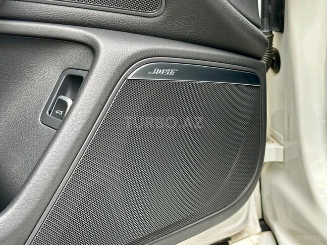 Audi A6-12