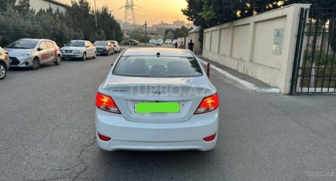 Hyundai Accent 2017, 82,000 km - 1.6 л - Bakı
