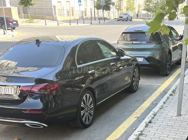Mercedes E 200-19