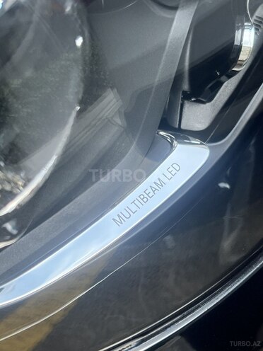 Mercedes E 200-21