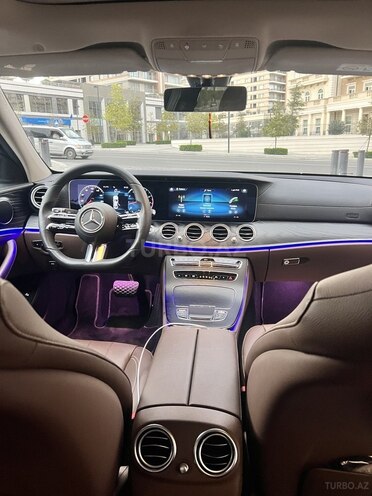 Mercedes E 200-10