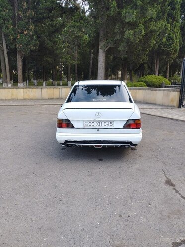 Mercedes E 220 d 1988, 53,333 km - 2.2 l - Qazax