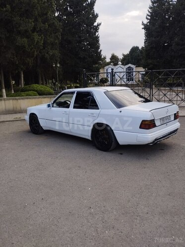 Mercedes E 220 d 1988, 53,333 km - 2.2 l - Qazax