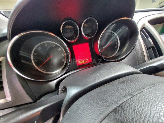 Opel Astra 2011, 205,000 km - 1.4 л - Sumqayıt