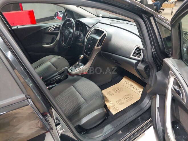 Opel Astra 2011, 205,000 km - 1.4 л - Sumqayıt