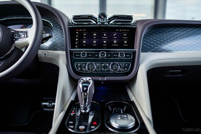 Bentley Bentayga-14