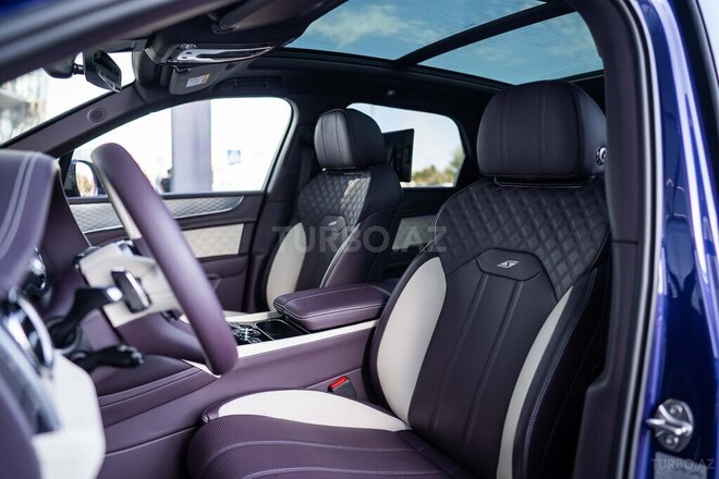 Bentley Bentayga-11