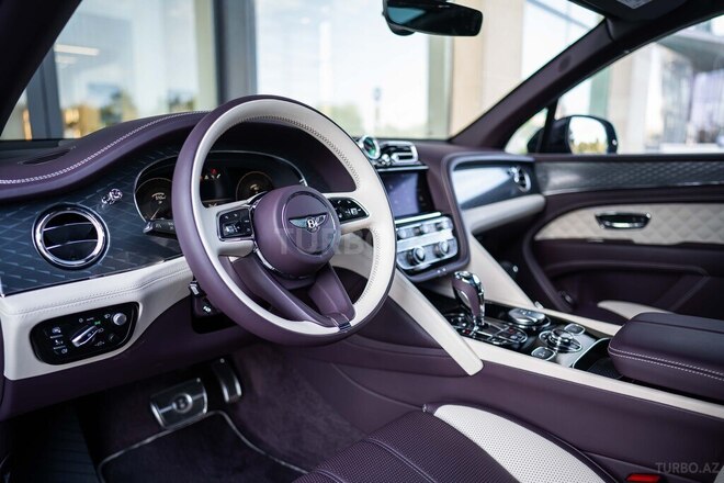 Bentley Bentayga-10