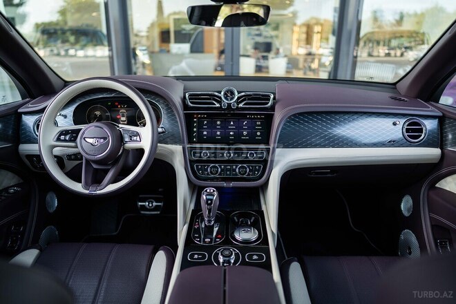 Bentley Bentayga-12