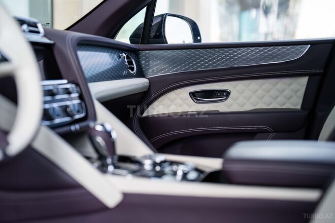 Bentley Bentayga-15