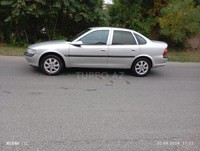 Opel Vectra 1996, 985,351 km - 1.8 l - Qusar