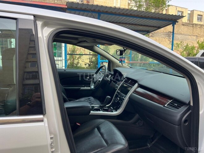 Ford Edge-8