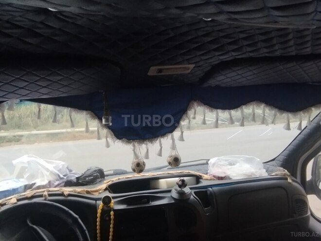 Ford Transit 2000, 488,487 km - 2.5 л - Salyan