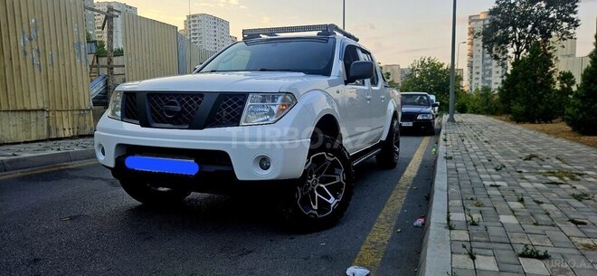 Nissan Navara 2014, 210,000 km - 2.5 l - Bakı