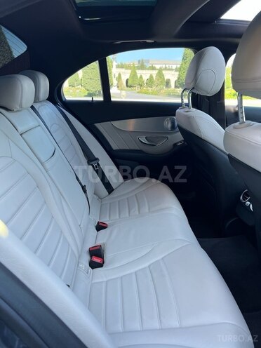 Mercedes C 300 4MATIC 2015, 130,000 km - 2.0 l - Gəncə