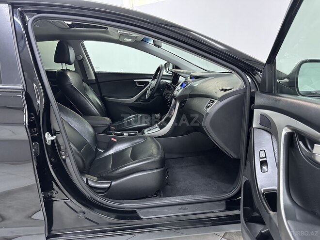Hyundai Elantra-7