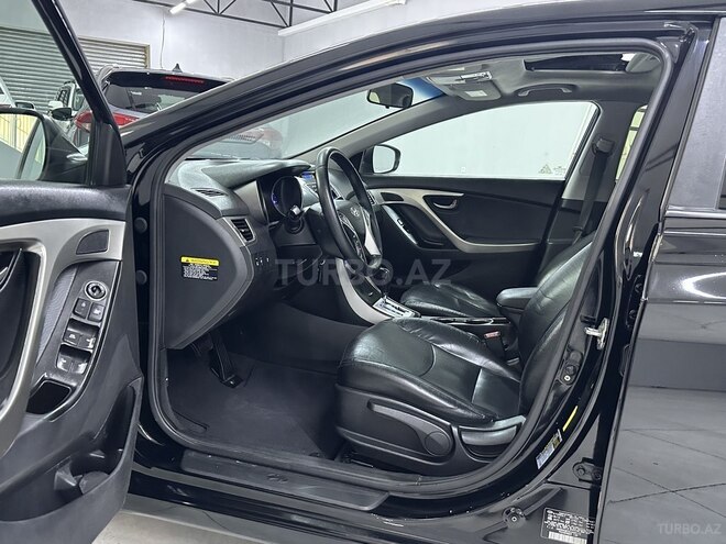 Hyundai Elantra-9