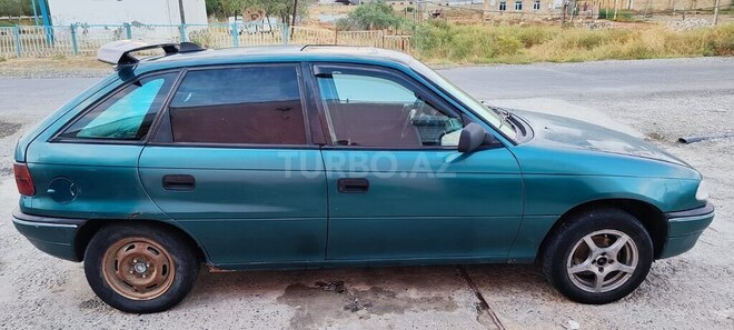 Opel Astra 1994, 400,000 km - 1.6 l - Hacıqabul