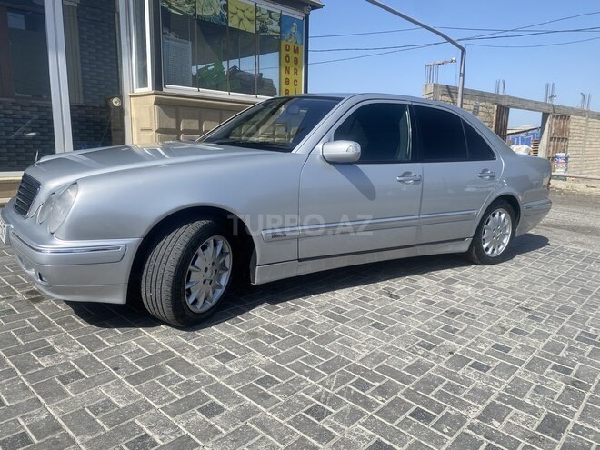 Mercedes E 220 d-13