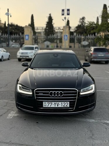 Audi A8-1