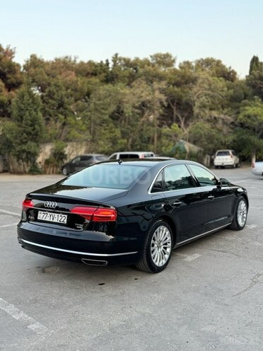 Audi A8-7