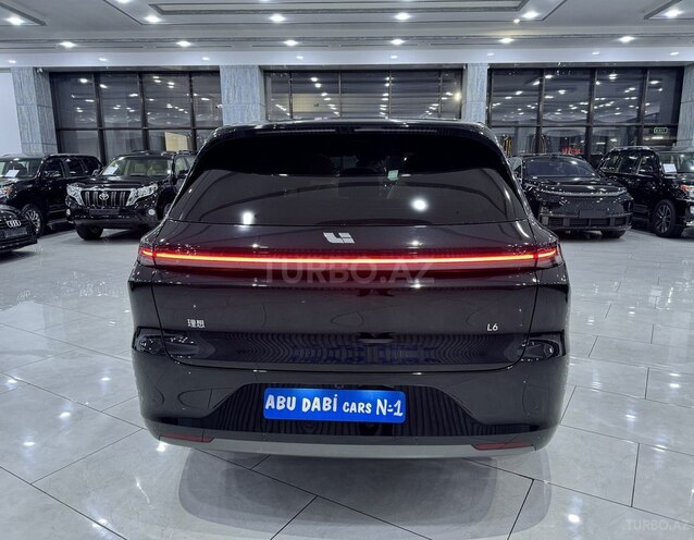 Li Auto L6-7
