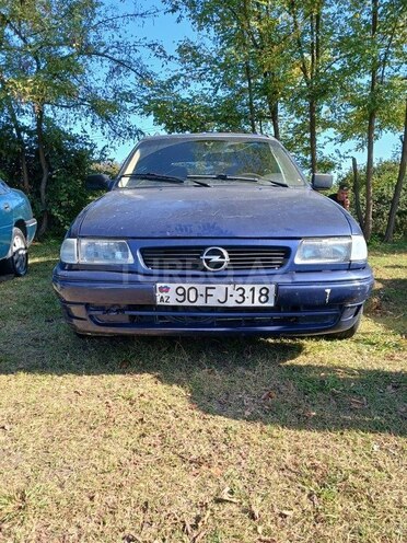 Opel Astra 1997, 350,000 km - 1.6 l - Zaqatala