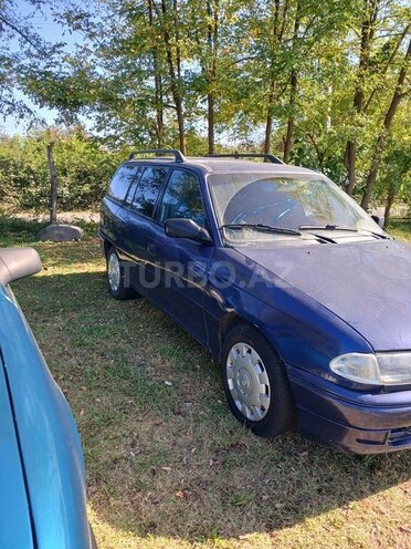 Opel Astra 1997, 350,000 km - 1.6 l - Zaqatala