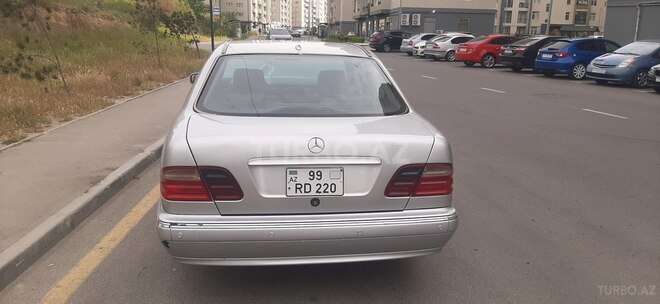 Mercedes E 220 d 2000, 300,000 km - 2.2 l - Bakı