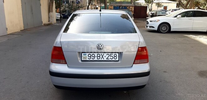 Volkswagen Bora 2000, 185,000 km - 1.6 l - Bakı