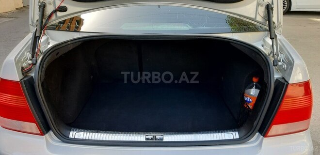 Volkswagen Bora 2000, 185,000 km - 1.6 l - Bakı