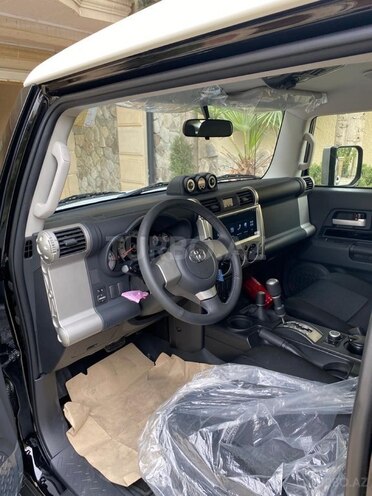 Toyota FJ Cruiser 2021, 5,800 km - 4.0 l - Bakı