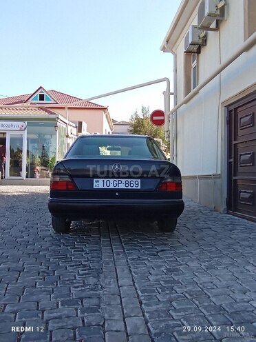 Mercedes E 200 1993, 305,000 km - 2.0 l - Bakı