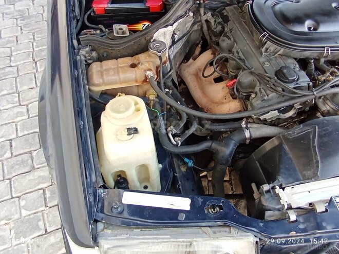 Mercedes E 200 1993, 305,000 km - 2.0 l - Bakı