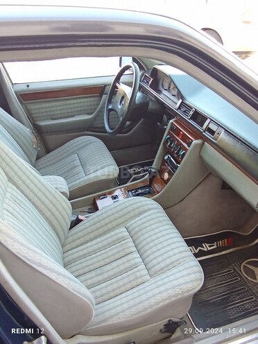 Mercedes E 200 1993, 305,000 km - 2.0 l - Bakı