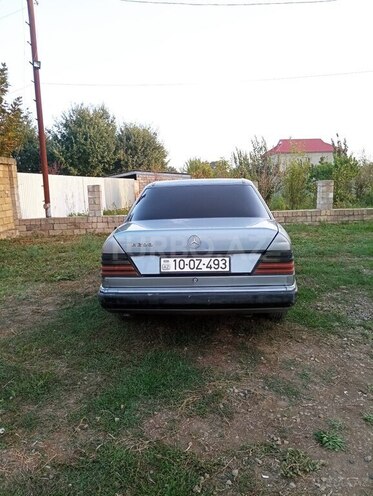 Mercedes E 250 1995, 350,000 km - 2.5 l - Masallı