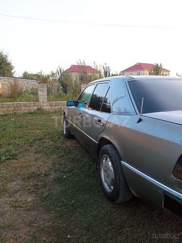 Mercedes E 250 1995, 350,000 km - 2.5 l - Masallı