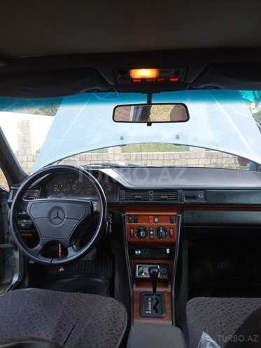 Mercedes E 250 1995, 350,000 km - 2.5 l - Masallı