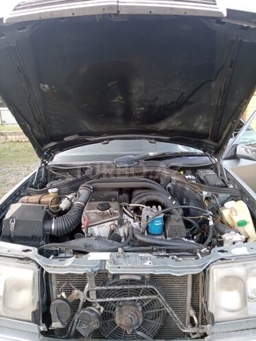 Mercedes E 250 1995, 350,000 km - 2.5 l - Masallı